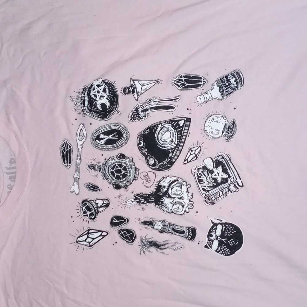 Hot Topic - Lolle Oddities Shop - Witches tools pink (2XL) Short sleeve tee.